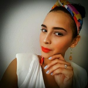 Meet your Posher, Yarlene